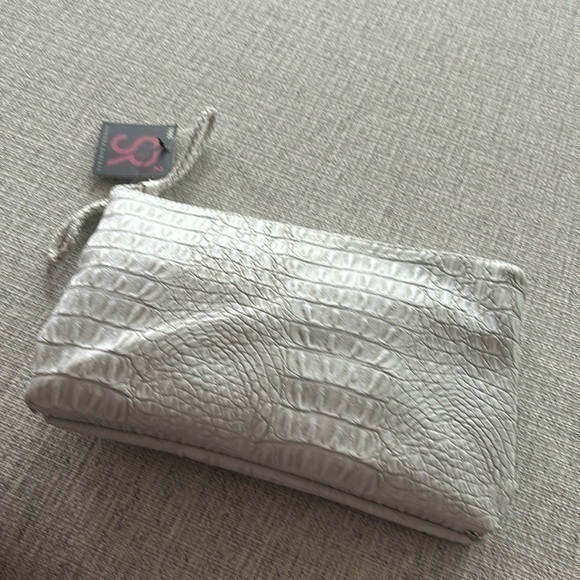 Sondra Roberts Sequence Snake White Double Zip Fold Magnetic Purse Bag New!